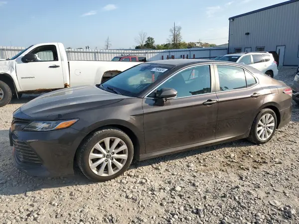 4T1B11HK6JU058511 2018 TOYOTA CAMRY - Image 1