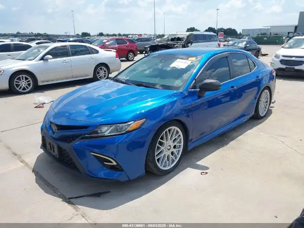 4T1B11HK6JU059545 2018 TOYOTA CAMRY - Image 2