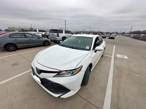4T1B11HK6JU059612 2018 TOYOTA CAMRY - Image 2