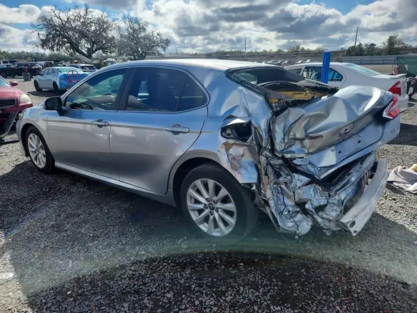 4T1B11HK6JU063479 2018 TOYOTA CAMRY - Image 2
