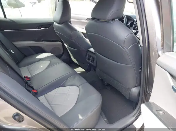 4T1B11HK6JU065880 2018 TOYOTA CAMRY - Image 8