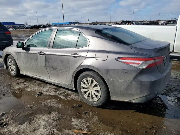 4T1B11HK6JU068486 2018 TOYOTA CAMRY - Image 2