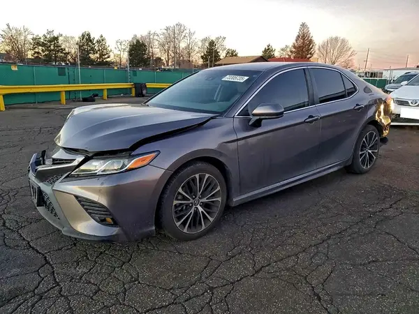 4T1B11HK6JU069878 2018 TOYOTA CAMRY - Image 1