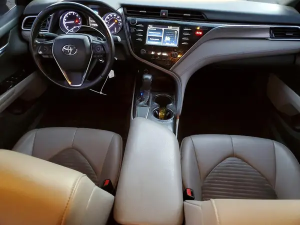 4T1B11HK6JU069878 2018 TOYOTA CAMRY - Image 8