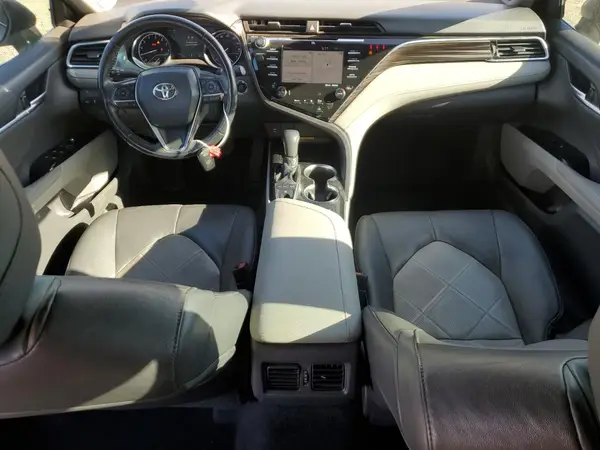 4T1B11HK6JU070125 2018 TOYOTA CAMRY - Image 8