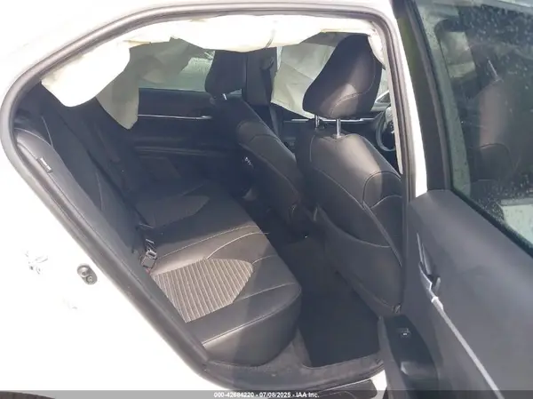 4T1B11HK6JU070447 2018 TOYOTA CAMRY - Image 8
