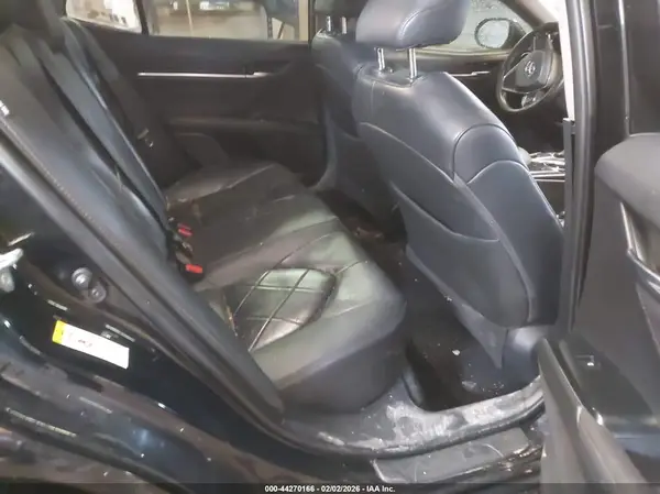 4T1B11HK6JU070903 2018 TOYOTA CAMRY - Image 8