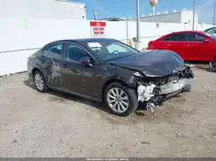 4T1B11HK6JU071467 2018 TOYOTA CAMRY