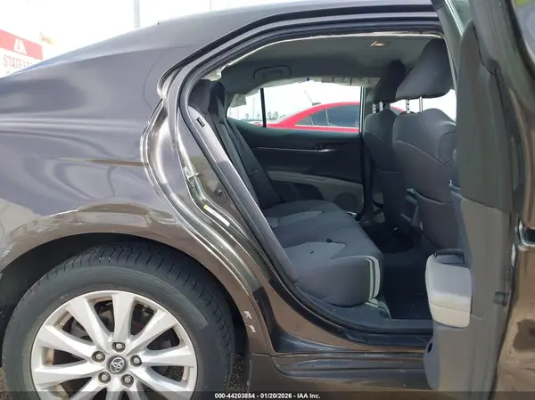 4T1B11HK6JU071467 2018 TOYOTA CAMRY - Image 8