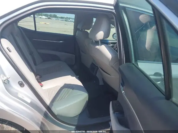 4T1B11HK6JU075230 2018 TOYOTA CAMRY - Image 8