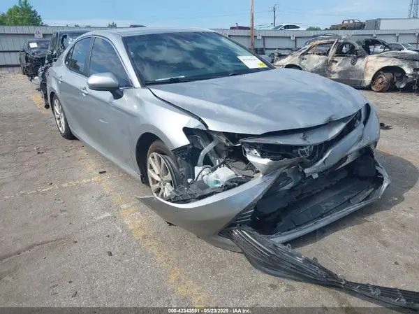4T1B11HK6JU078287 2018 TOYOTA CAMRY - Image 1