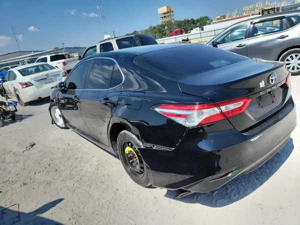 4T1B11HK6JU079343 2018 TOYOTA CAMRY - Image 2