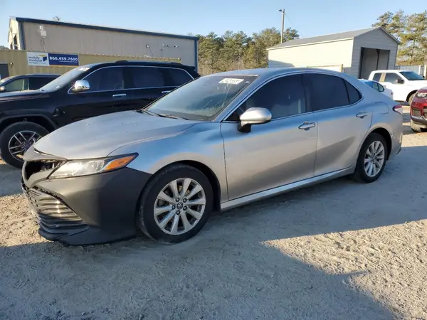 4T1B11HK6JU081237 2018 TOYOTA CAMRY - Image 1
