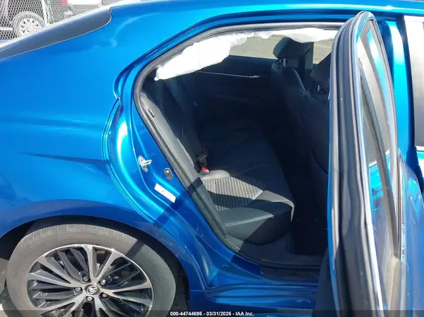 4T1B11HK6JU081383 2018 TOYOTA CAMRY - Image 8