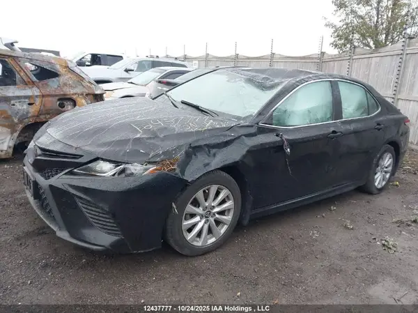 4T1B11HK6JU083473 2018 TOYOTA CAMRY - Image 2