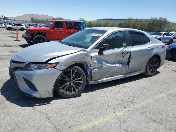 4T1B11HK6JU084896 2018 TOYOTA CAMRY - Image 1