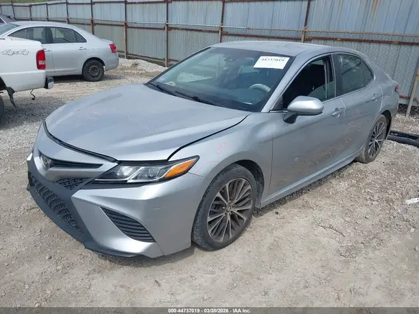 4T1B11HK6JU086325 2018 TOYOTA CAMRY - Image 2