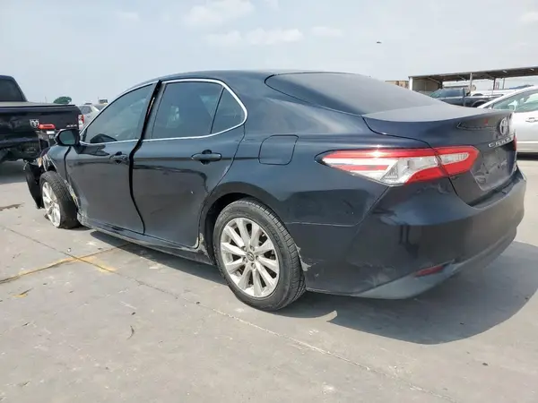 4T1B11HK6JU090097 2018 TOYOTA CAMRY - Image 2