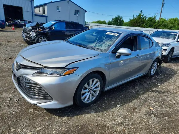 4T1B11HK6JU091640 2018 TOYOTA CAMRY - Image 1