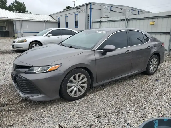 4T1B11HK6JU092755 2018 TOYOTA CAMRY - Image 1