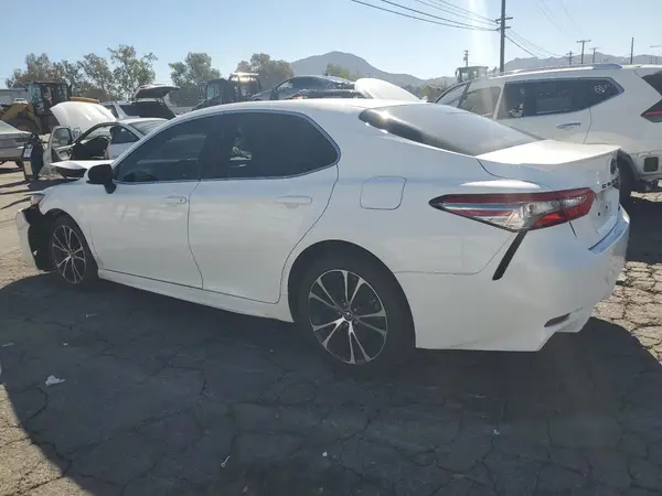 4T1B11HK6JU097146 2018 TOYOTA CAMRY - Image 2