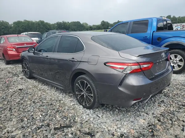 4T1B11HK6JU101051 2018 TOYOTA CAMRY - Image 2