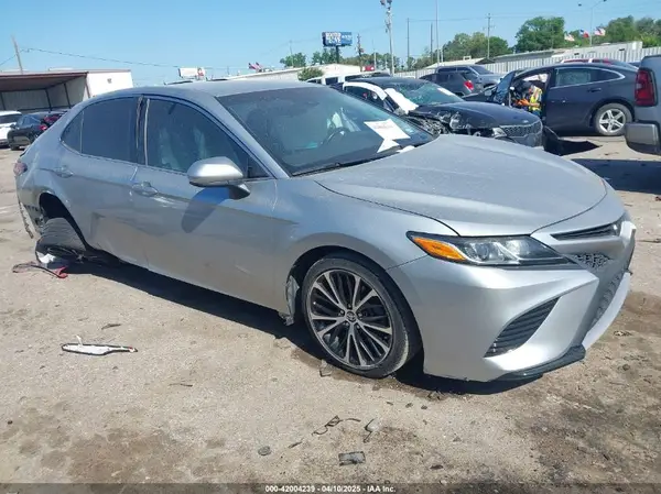 4T1B11HK6JU103253 2018 TOYOTA CAMRY - Image 1