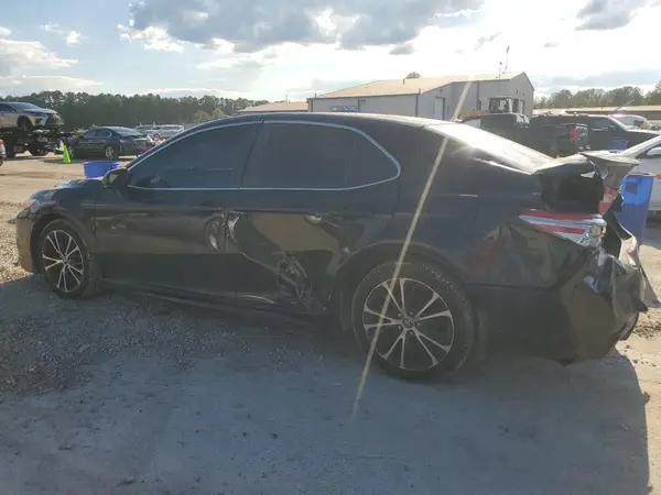 4T1B11HK6JU104399 2018 TOYOTA CAMRY - Image 2