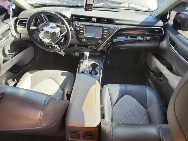 4T1B11HK6JU105102 2018 TOYOTA CAMRY - Image 8