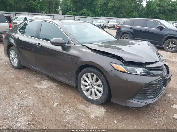 4T1B11HK6JU108078 2018 TOYOTA CAMRY - Image 1