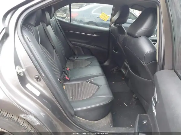 4T1B11HK6JU111546 2018 TOYOTA CAMRY - Image 8