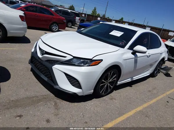 4T1B11HK6JU112454 2018 TOYOTA CAMRY - Image 2
