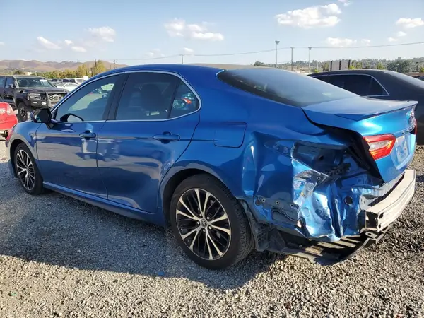4T1B11HK6JU115015 2018 TOYOTA CAMRY - Image 2