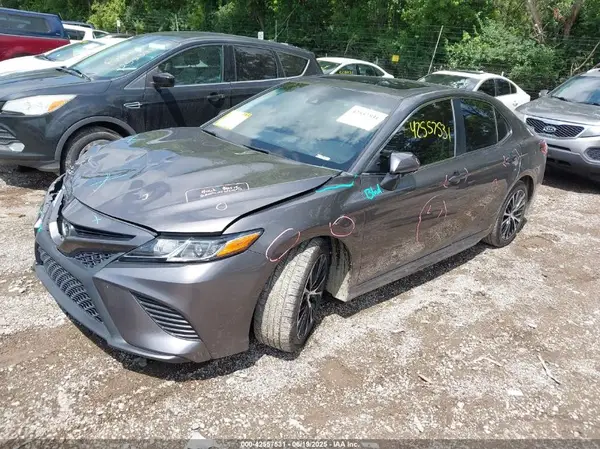 4T1B11HK6JU115046 2018 TOYOTA CAMRY - Image 2