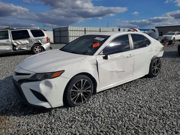4T1B11HK6JU115113 2018 TOYOTA CAMRY - Image 1