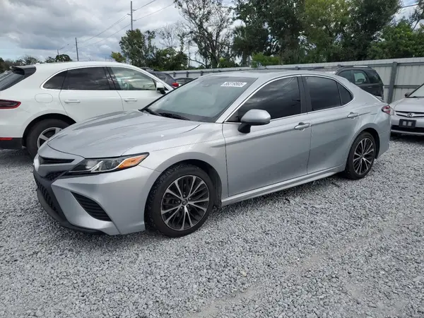 4T1B11HK6JU115371 2018 TOYOTA CAMRY - Image 1