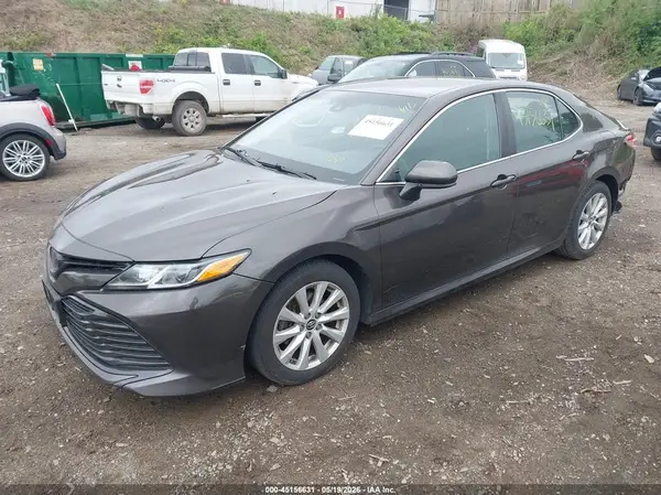 4T1B11HK6JU116004 2018 TOYOTA CAMRY - Image 2