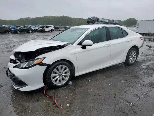 4T1B11HK6JU116097 2018 TOYOTA CAMRY - Image 1