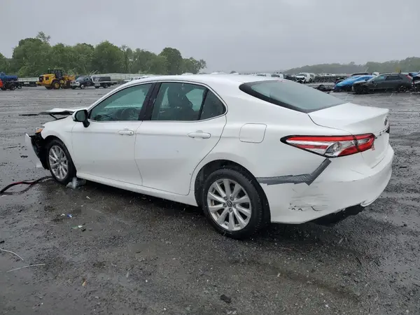 4T1B11HK6JU116097 2018 TOYOTA CAMRY - Image 2
