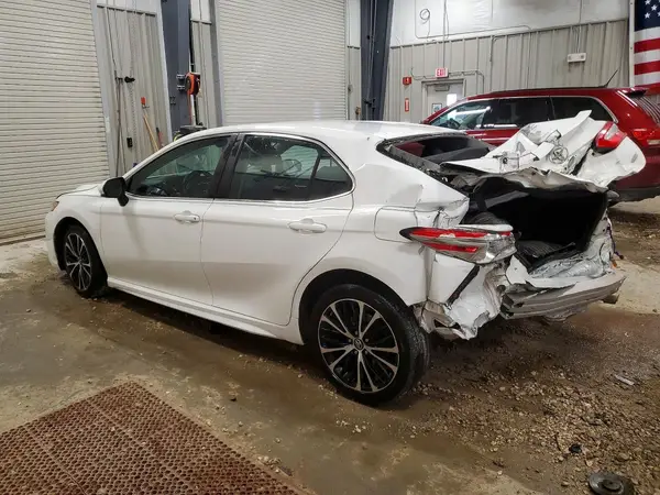 4T1B11HK6JU116259 2018 TOYOTA CAMRY - Image 2