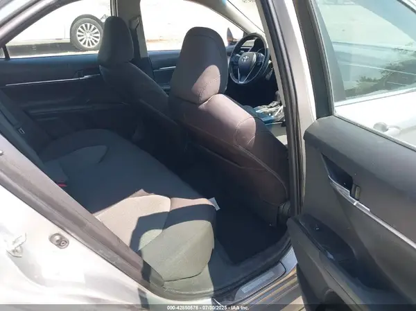 4T1B11HK6JU116892 2018 TOYOTA CAMRY - Image 8