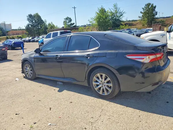 4T1B11HK6JU117377 2018 TOYOTA CAMRY - Image 2