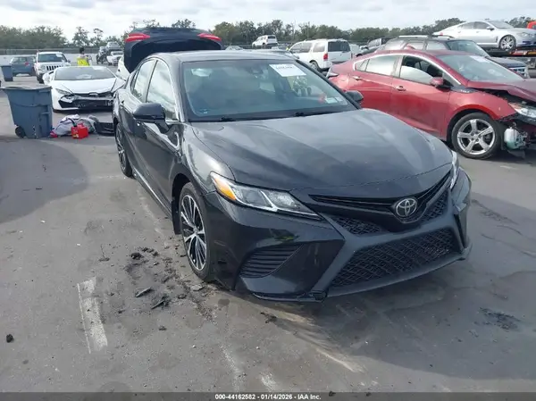 4T1B11HK6JU117993 2018 TOYOTA CAMRY - Image 1