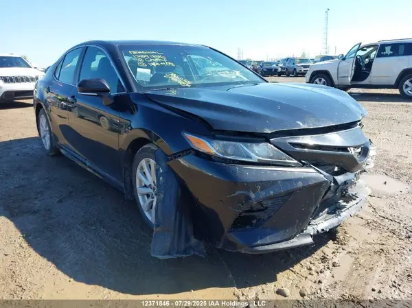 4T1B11HK6JU120408 2018 TOYOTA CAMRY - Image 1