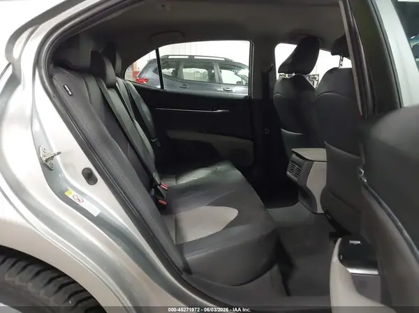 4T1B11HK6JU120747 2018 TOYOTA CAMRY - Image 8