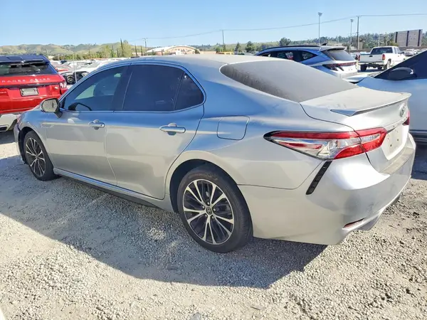 4T1B11HK6JU124054 2018 TOYOTA CAMRY - Image 2