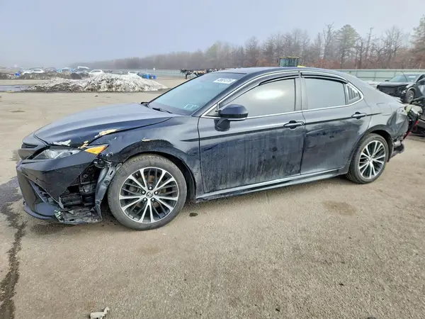 4T1B11HK6JU124412 2018 TOYOTA CAMRY - Image 1