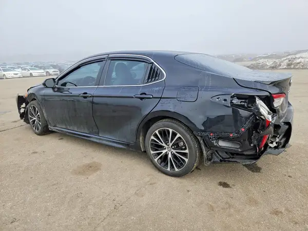 4T1B11HK6JU124412 2018 TOYOTA CAMRY - Image 2