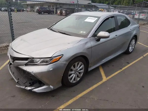 4T1B11HK6JU124751 2018 TOYOTA CAMRY - Image 2