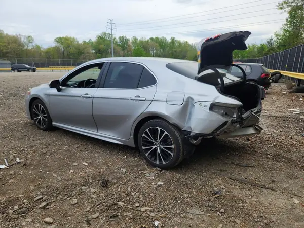 4T1B11HK6JU129187 2018 TOYOTA CAMRY - Image 2